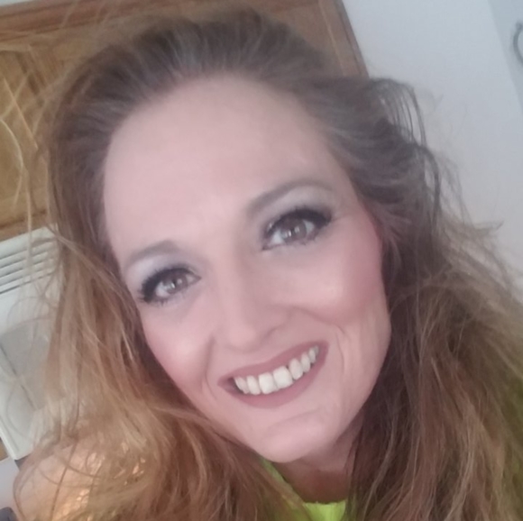 Meet your Posher, Kim - Picture 4 of 4